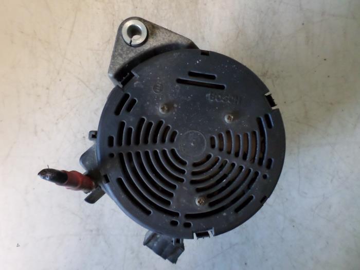 Dynamo van een Ford Mondeo II 2.0i 16V 1996