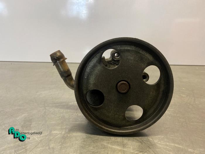 Gebruikte Pomp Servo Ford Fiesta 5 (JD/JH) 1.4 TDCi Prijs € 20,00 Margeregeling aangeboden door Autodemontagebedrijf Otte