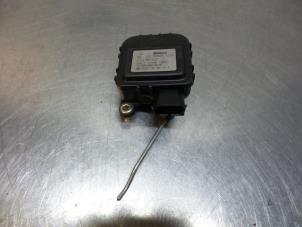 Gebruikte Kachelklep Motor Audi Allroad (C5) 2.5 V6 TDI 24V Prijs € 25,00 Margeregeling aangeboden door Autodemontagebedrijf Otte