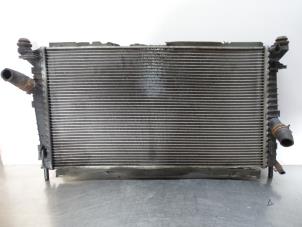 Gebruikte Radiateur Ford Focus 2 1.6 Ti-VCT 16V Prijs € 25,00 Margeregeling aangeboden door Autodemontagebedrijf Otte