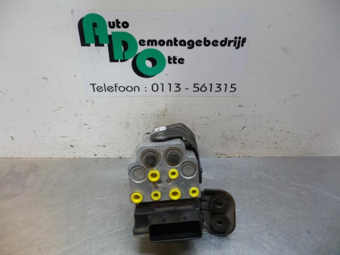 Gebruikte ABS Computer Opel Vectra C GTS 2.2 16V Prijs € 100,00 Margeregeling aangeboden door Autodemontagebedrijf Otte