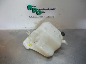 Gebruikte Ruitensproeiertank voor Alfa Romeo GTV (916) 2.0 16V Twin Spark Prijs € 20,00 Margeregeling aangeboden door Autodemontagebedrijf Otte