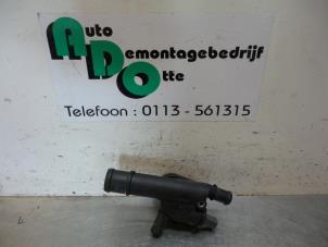 Gebruikte Thermostaathuis Volkswagen Caddy III (2KA,2KH,2CA,2CH) 2.0 SDI Prijs € 25,00 Margeregeling aangeboden door Autodemontagebedrijf Otte