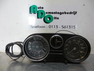 Gebruikte Instrumentenpaneel Mercedes /8 (W115) 200 Prijs € 50,00 Margeregeling aangeboden door Autodemontagebedrijf Otte