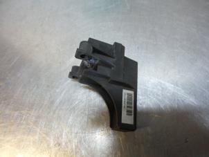 Gebruikte Radio module Audi A4 Avant (B6) 2.5 TDI 155 24V Prijs € 25,00 Margeregeling aangeboden door Autodemontagebedrijf Otte