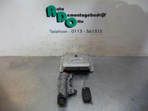 Gebruikte Kontaktslot + computer Audi A4 Avant (B6) 2.5 TDI 155 24V Prijs € 100,00 Margeregeling aangeboden door Autodemontagebedrijf Otte