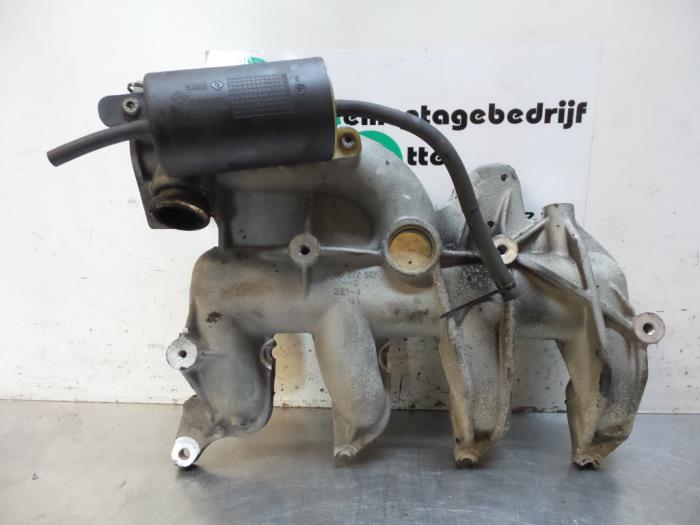 Gebruikte Inlaatspruitstuk Renault Scénic II (JM) 1.9 dCi 120 Prijs € 25,00 Margeregeling aangeboden door Autodemontagebedrijf Otte