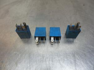 Gebruikte Relais Renault Clio IV Estate/Grandtour (7R) 1.5 Energy dCi 75 FAP Prijs € 15,00 Margeregeling aangeboden door Autodemontagebedrijf Otte