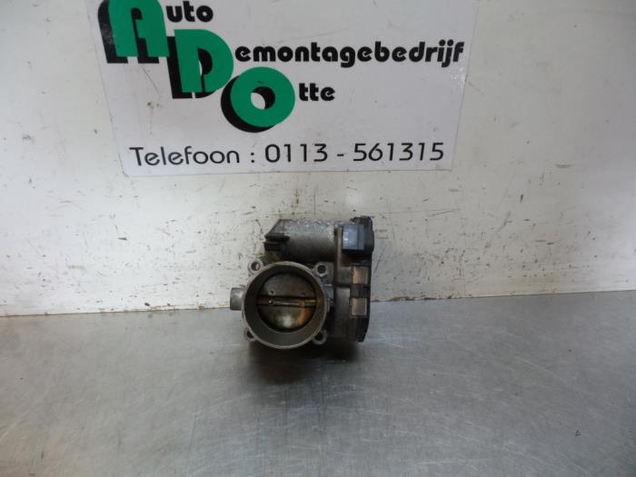 Gebruikte Gasklephuis Alfa Romeo 147 (937) 1.6 Twin Spark 16V Prijs € 25,00 Margeregeling aangeboden door Autodemontagebedrijf Otte