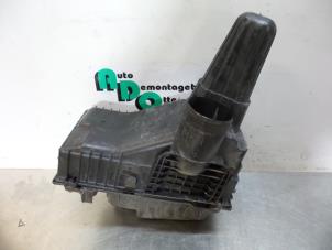 Gebruikte Luchtfilterhuis Peugeot 807 2.2 HDiF 16V Prijs € 50,00 Margeregeling aangeboden door Autodemontagebedrijf Otte