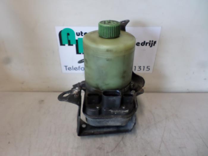 Gebruikte Pomp Servo Seat Ibiza III (6L1) 1.9 SDI Prijs € 50,00 Margeregeling aangeboden door Autodemontagebedrijf Otte