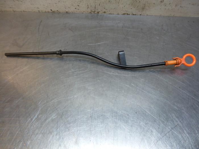 Gebruikte Olie Peilstok Volkswagen Fox (5Z) 1.2 Prijs € 10,00 Margeregeling aangeboden door Autodemontagebedrijf Otte