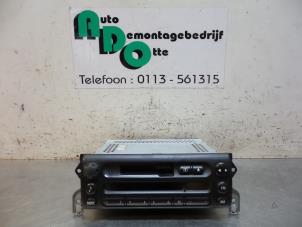 Gebruikte Radio/Cassette Mini Mini Cooper S (R53) 1.6 16V Prijs € 25,00 Margeregeling aangeboden door Autodemontagebedrijf Otte