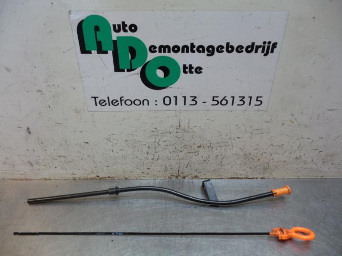Gebruikte Olie Peilstok Volkswagen Fox (5Z) 1.2 Prijs € 10,00 Margeregeling aangeboden door Autodemontagebedrijf Otte