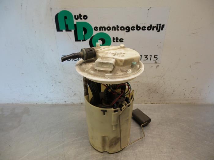 Gebruikte Tank element Pomp Alfa Romeo 147 (937) 1.6 Twin Spark 16V Prijs € 20,00 Margeregeling aangeboden door Autodemontagebedrijf Otte