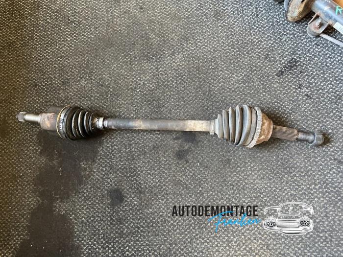 Gebruikte Aandrijfas links-voor Ford Transit 2.0 TDdi 16V 300M Prijs € 50,00 Margeregeling aangeboden door Franken Autodemontage B.V.