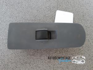 Gebruikte Elektrisch Raam Schakelaar Mitsubishi Colt (Z2/Z3) 1.3 16V Prijs € 10,00 Margeregeling aangeboden door Franken Autodemontage B.V.