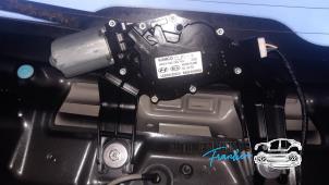 Gebruikte Ruitenwissermotor achter Hyundai i30 (FD) 1.6 CVVT 16V Prijs op aanvraag aangeboden door Franken Autodemontage B.V.