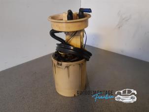 Gebruikte Opvoerpomp Volkswagen Transporter T5 1.9 TDi Prijs € 80,00 Margeregeling aangeboden door Franken Autodemontage B.V.