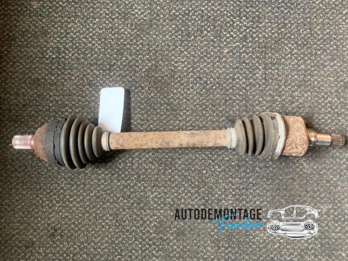 Gebruikte Aandrijfas links-voor Volvo C30 (EK/MK) 1.6 16V Prijs € 50,00 Margeregeling aangeboden door Franken Autodemontage B.V.