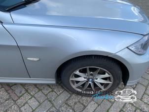 Gebruikte Spatbord rechts-voor BMW 3 serie Touring (E91) 318d 16V Prijs op aanvraag aangeboden door Franken Autodemontage B.V.