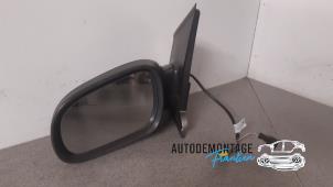 Gebruikte Spiegel Buiten links Volkswagen Fox (5Z) 1.4 16V Prijs € 35,00 Margeregeling aangeboden door Franken Autodemontage B.V.