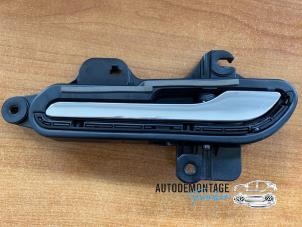 Gebruikte Deurgreep 4Deurs links-achter Tesla Model 3 Long Range AWD 75 kWh Prijs € 120,00 Margeregeling aangeboden door Franken Autodemontage B.V.