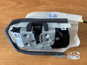 Gebruikte Deurslot Mechaniek 4Deurs links-achter Tesla Model 3 Long Range AWD 75 kWh Prijs € 60,00 Margeregeling aangeboden door Franken Autodemontage B.V.