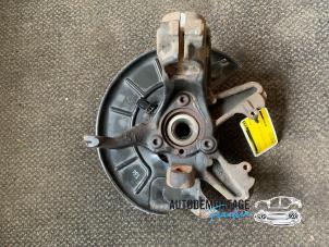 Gebruikte Fusee links-voor Volkswagen Golf VI (5K1) 1.6 TDI 16V Prijs € 50,00 Margeregeling aangeboden door Franken Autodemontage B.V.