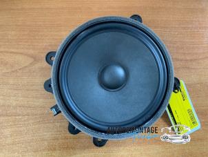 Gebruikte Speaker Tesla Model 3 Long Range AWD 75 kWh Prijs € 36,30 Inclusief btw aangeboden door Franken Autodemontage B.V.