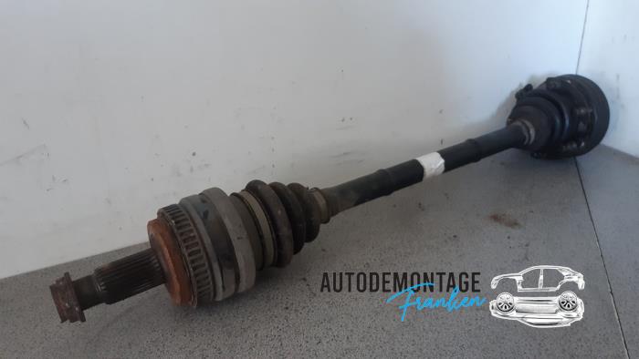Gebruikte Aandrijfas links-achter BMW 3 serie (E90) 318d 16V Prijs € 45,00 Margeregeling aangeboden door Franken Autodemontage B.V.