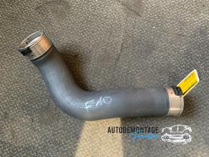 Gebruikte Intercooler Slang BMW 5 serie (F10) 520d 16V Prijs € 35,00 Margeregeling aangeboden door Franken Autodemontage B.V.