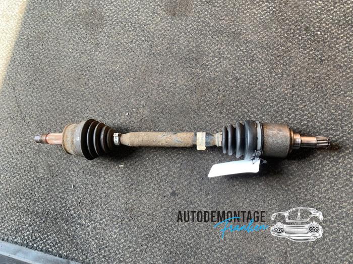 Gebruikte Steekas links-voor Fiat Stilo (192A/B) 1.6 16V Prijs € 35,00 Margeregeling aangeboden door Franken Autodemontage B.V.