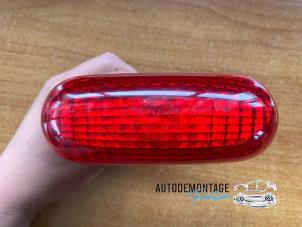 Gebruikte Extra Remlicht midden Opel Vivaro 2.5 DTI 16V Prijs € 15,00 Margeregeling aangeboden door Franken Autodemontage B.V.