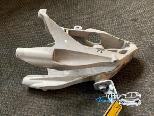 Gebruikte Motorrubber Volkswagen Transporter/Caravelle T6 2.0 TDI DRF Prijs € 45,00 Margeregeling aangeboden door Franken Autodemontage B.V.