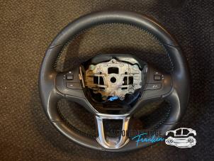 Gebruikte Stuurwiel Peugeot 2008 (CU) 1.6 Blue HDi 100 Prijs € 50,00 Margeregeling aangeboden door Franken Autodemontage B.V.