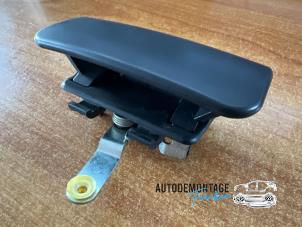 Gebruikte Deurgreep 2Deurs links Ford Transit 2.2 TDCi 16V Prijs € 20,00 Margeregeling aangeboden door Franken Autodemontage B.V.