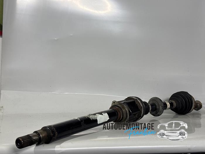 Gebruikte Steekas rechts-voor Alfa Romeo 159 Sportwagon (939BX) 1.9 JTDm 16V Prijs € 50,00 Margeregeling aangeboden door Franken Autodemontage B.V.