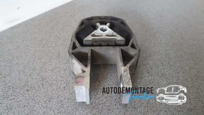 Gebruikte Versnellingsbak Steun Ford Transit Connect (PJ2) 1.6 TDCi 16V 95 Prijs € 30,00 Margeregeling aangeboden door Franken Autodemontage B.V.