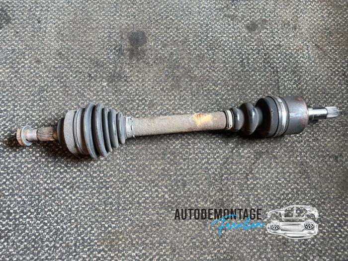 Gebruikte Steekas links-voor Peugeot 307 CC (3B) 2.0 16V Prijs € 35,00 Margeregeling aangeboden door Franken Autodemontage B.V.