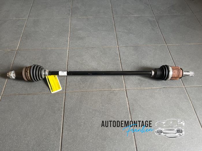 Gebruikte Aandrijfas rechts-voor Opel Corsa D 1.0 Prijs € 40,00 Margeregeling aangeboden door Franken Autodemontage B.V.