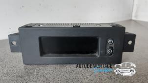 Gebruikte Display Interieur Opel Vivaro 2.5 DTI 16V Prijs € 20,00 Margeregeling aangeboden door Franken Autodemontage B.V.