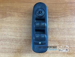 Gebruikte Elektrisch Raam Schakelaar Ford Galaxy (WA6) 2.0 TDCi 16V 140 Prijs € 35,00 Margeregeling aangeboden door Franken Autodemontage B.V.