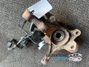 Gebruikte Fusee links-voor Hyundai i20 1.2i 16V Prijs € 45,00 Margeregeling aangeboden door Franken Autodemontage B.V.