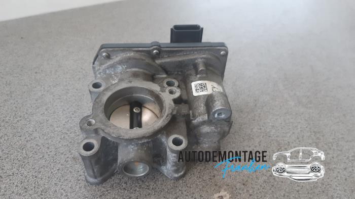 Gebruikte Gasklephuis Renault Captur I (2R) 1.2 TCE 16V EDC Prijs € 35,00 Margeregeling aangeboden door Franken Autodemontage B.V.