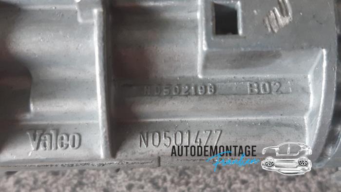 Sleutel+Contactslot van een Peugeot 1007 (KM) 1.6 GTI,Gentry 16V 2005
