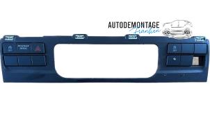 Gebruikte Dashboard deel Volkswagen Transporter T6 2.0 TSI Prijs € 20,00 Margeregeling aangeboden door Franken Autodemontage B.V.