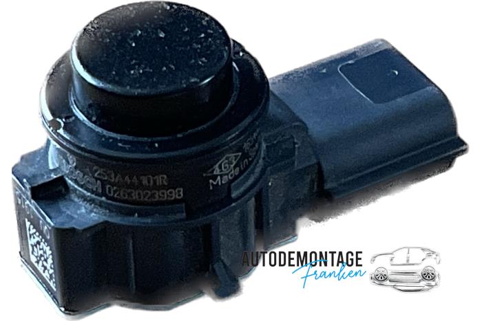 Gebruikte PDC Sensor Renault Clio IV (5R) 1.2 TCE 16V GT EDC Prijs € 25,00 Margeregeling aangeboden door Franken Autodemontage B.V.