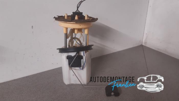 Gebruikte Opvoerpomp Volkswagen Passat (3C2) 1.9 TDI Prijs € 75,00 Margeregeling aangeboden door Franken Autodemontage B.V.