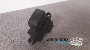 Gebruikte Ruit schakelaar elektrisch Nissan Primera Wagon (W12) 1.9 dCi Prijs € 10,00 Margeregeling aangeboden door Franken Autodemontage B.V.